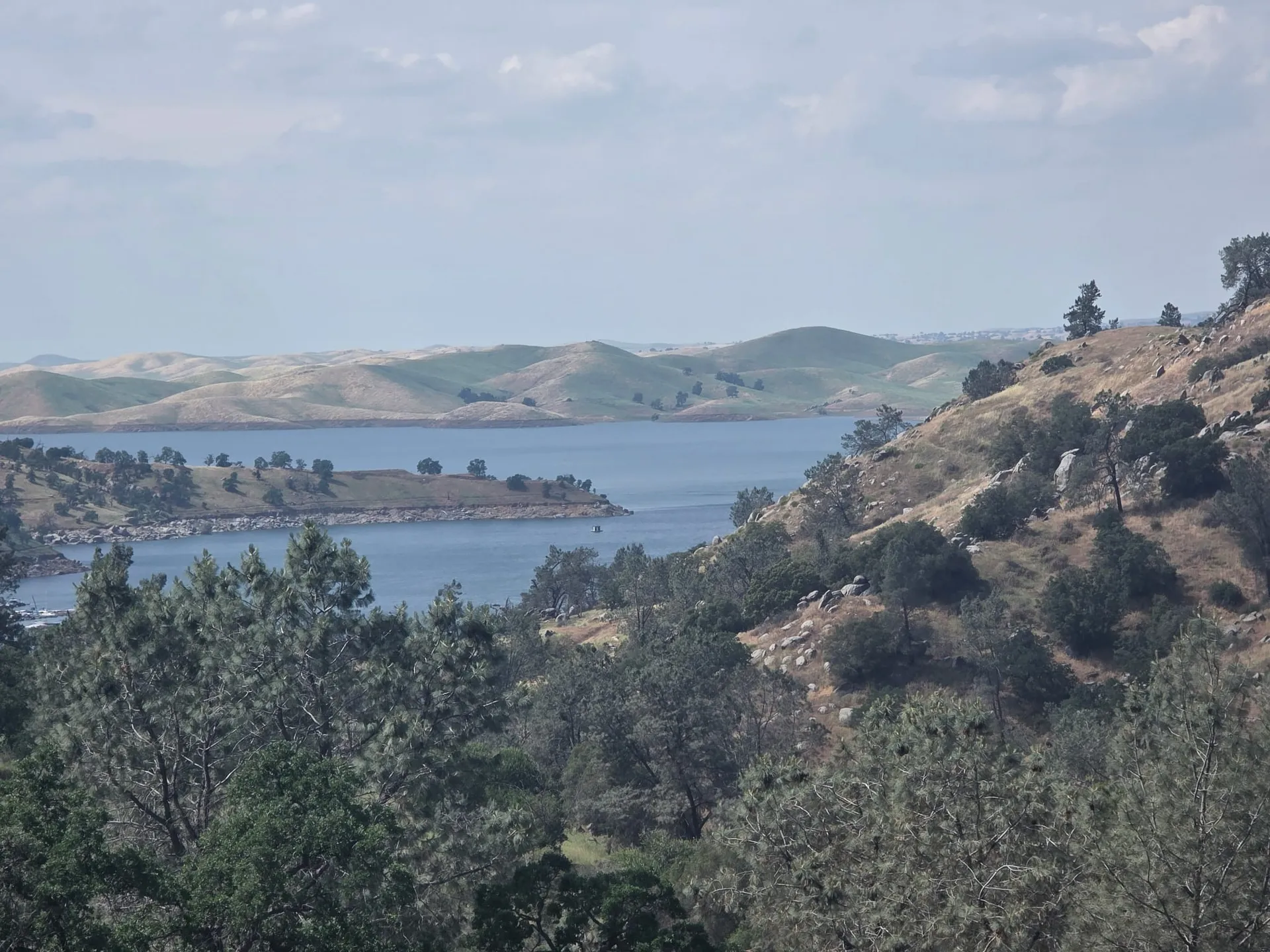 Peaceful scenic lake view in the Sierra Nevada foothills near Fresno